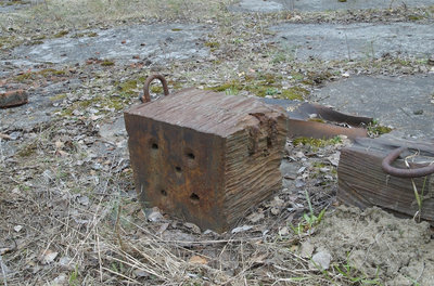 Входные пулевые отверстия.jpg