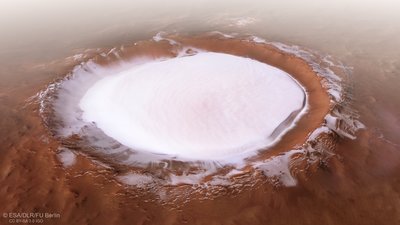 Perspective_view_of_Korolev_crater.jpg