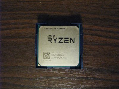 RYZEN 5 2500X.JPG
