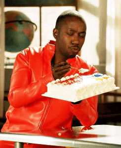 post-549-0-18309600-1441384268.gif