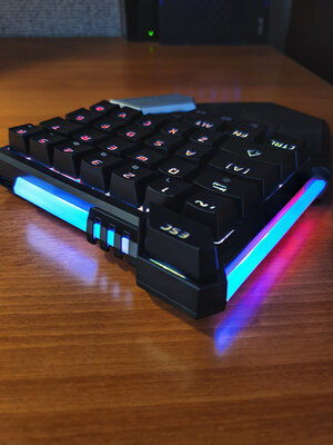 Flydigi Scorpion D1.jpg