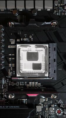 AMD_Ryzen_CPU_in_Socket_X-Ray_J.jpg