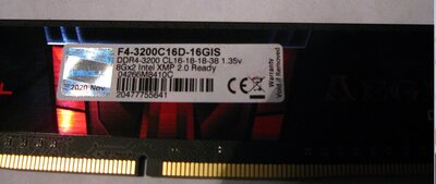 gskill f4-3200c16d-16gis.jpg