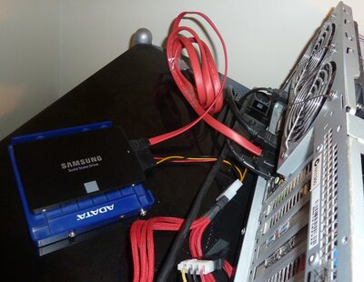 eSATA-to-SATA_connection_SilverStone HTPC LC16MB-M.jpg