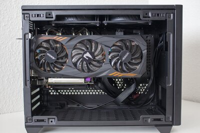 Cooler-Master-NR-200P-50.jpg