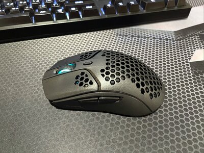 3AsB55hW3E0.jpg
