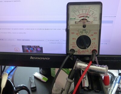Sony_battery_date-2013-08_voltage_(photo_2022-10-10).jpg