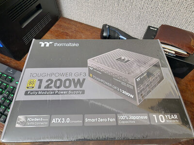 Thermaltake Toughpower GF3 1200W (1).jpg