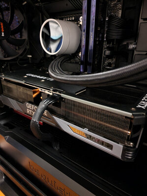 Thermaltake Toughpower GF3 1200W (2).jpg