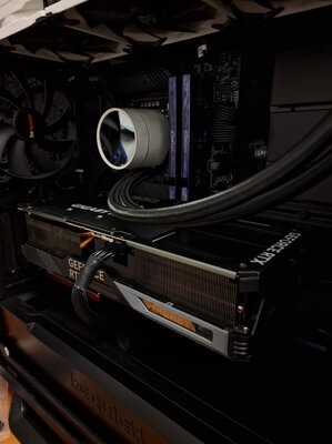 Thermaltake Toughpower GF3 1200W (3).jpg