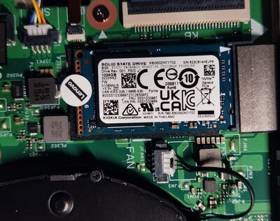 Kioxia SSD KBG50ZNT1T02.jpg