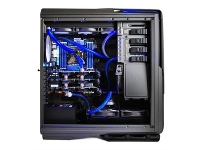 NZXT_Phantom_820_1.jpg
