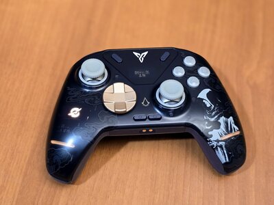 Flydigi Apex 4 Assassins Creed Edition.jpg