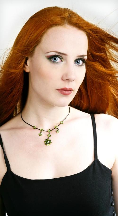 simone-simons.jpg
