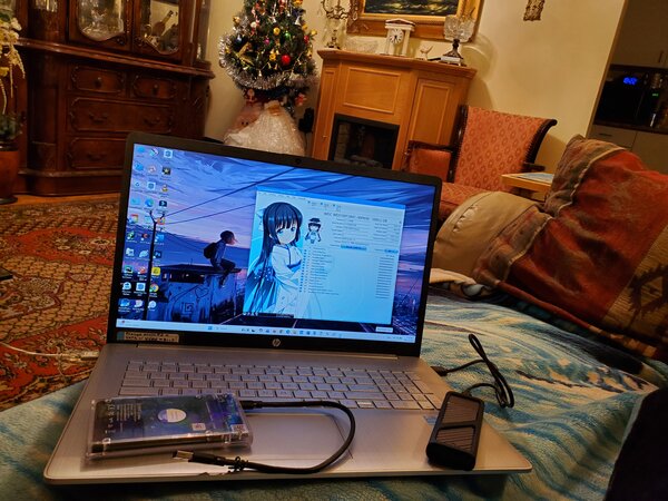 Ugreen M.2 NVMe & SATA SSD Enclosure Adapter20251221.jpg