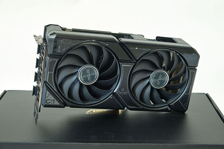 asus4060oc_1_.jpg