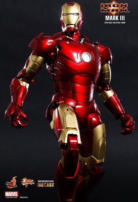 iron-man-mark-3-suit-diecast-02.jpg